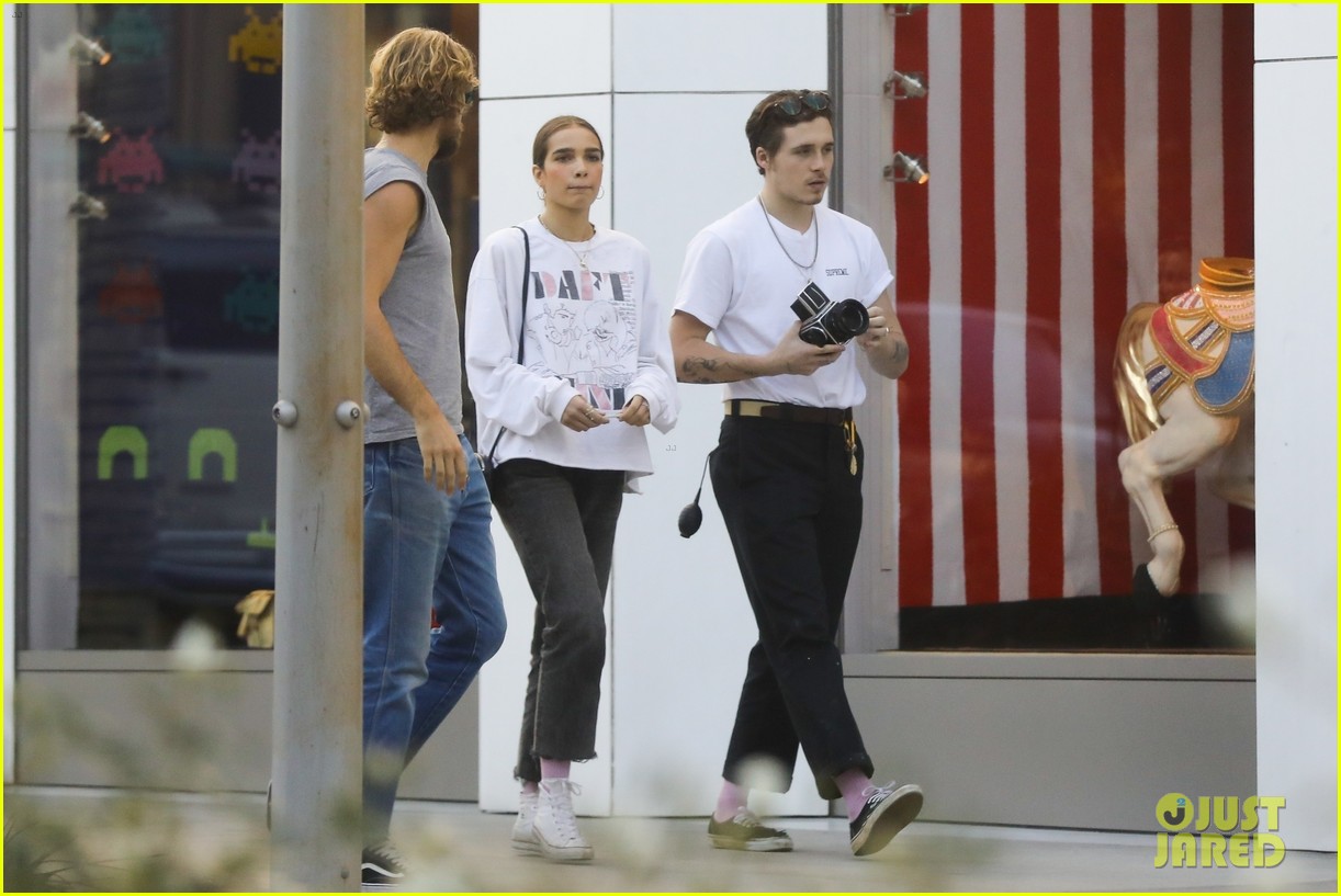 Brooklyn Beckham Packs on PDA with Model Hana Cross Photo 4200053