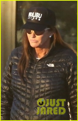 caitlyn jenner rides around in her vintage car in malibu 024195950