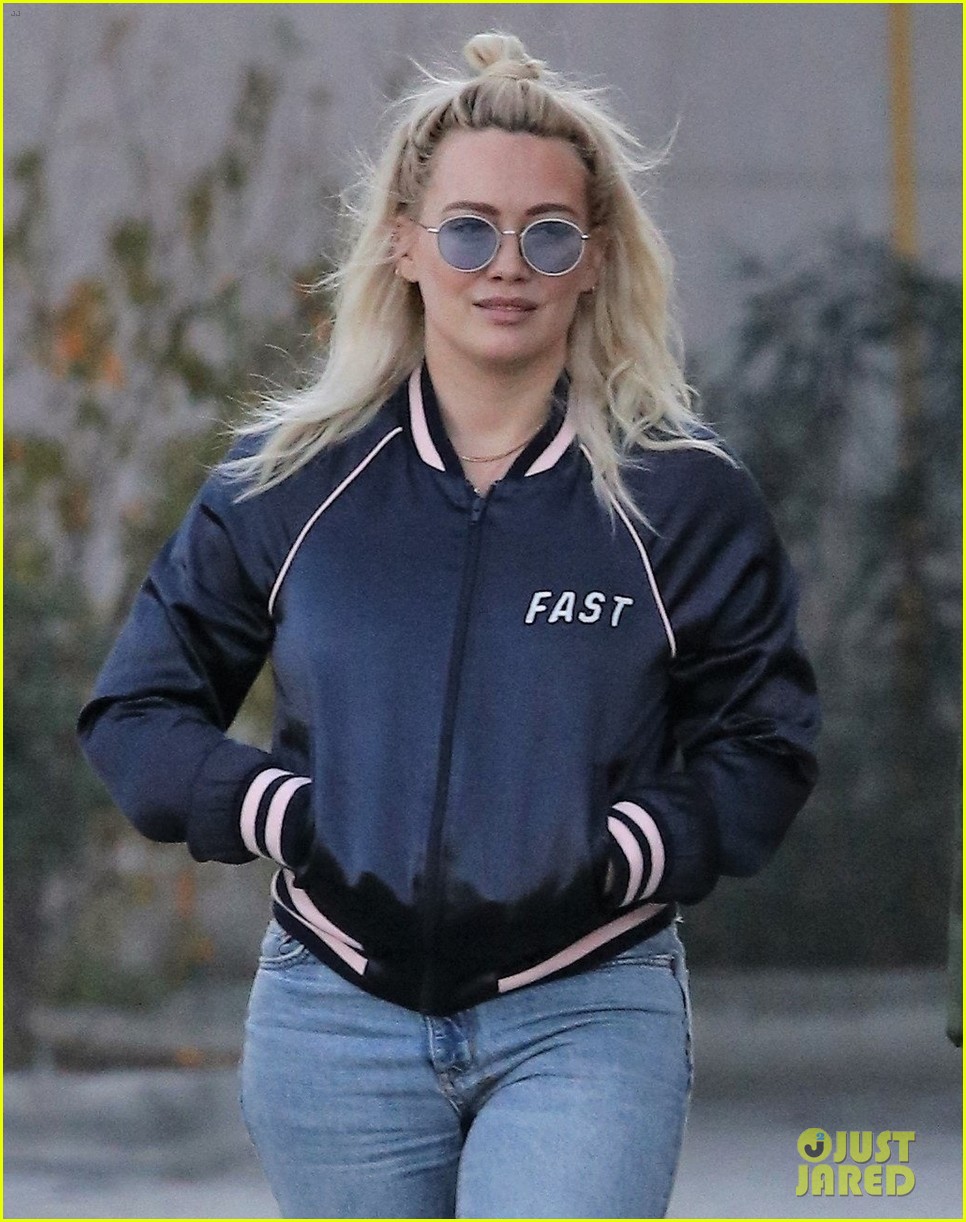 hilary duff is excited at the prospect of a lizzie mcguire revival 054200575