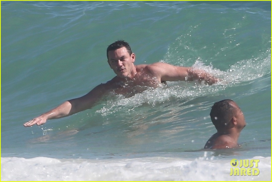 luke evans bares hot body in tiny speedo on vacation in mexico 18