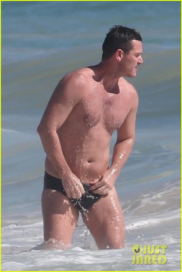luke evans bares hot body in tiny speedo on vacation in mexico 254196238