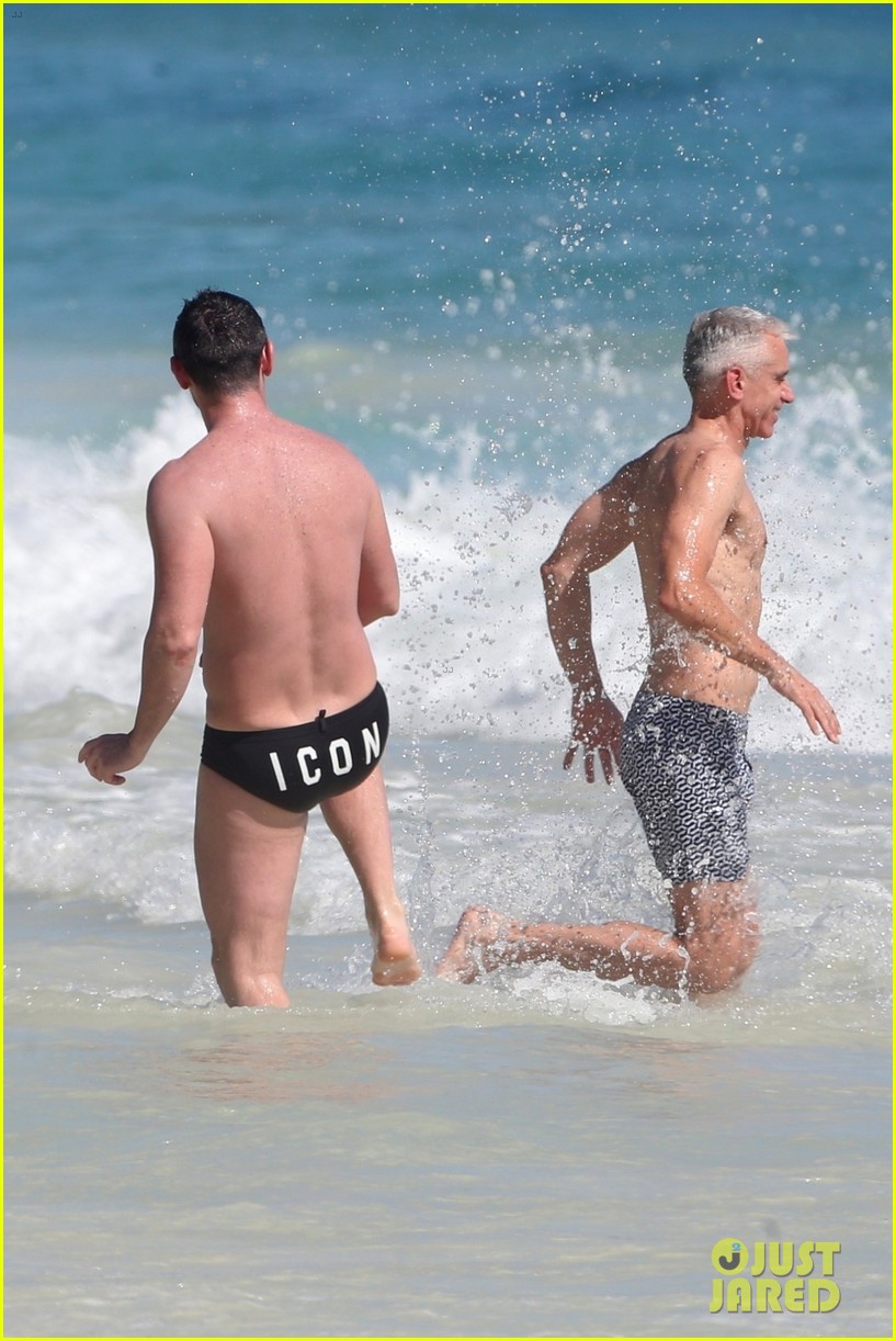 luke evans bares hot body in tiny speedo on vacation in mexico 484196261