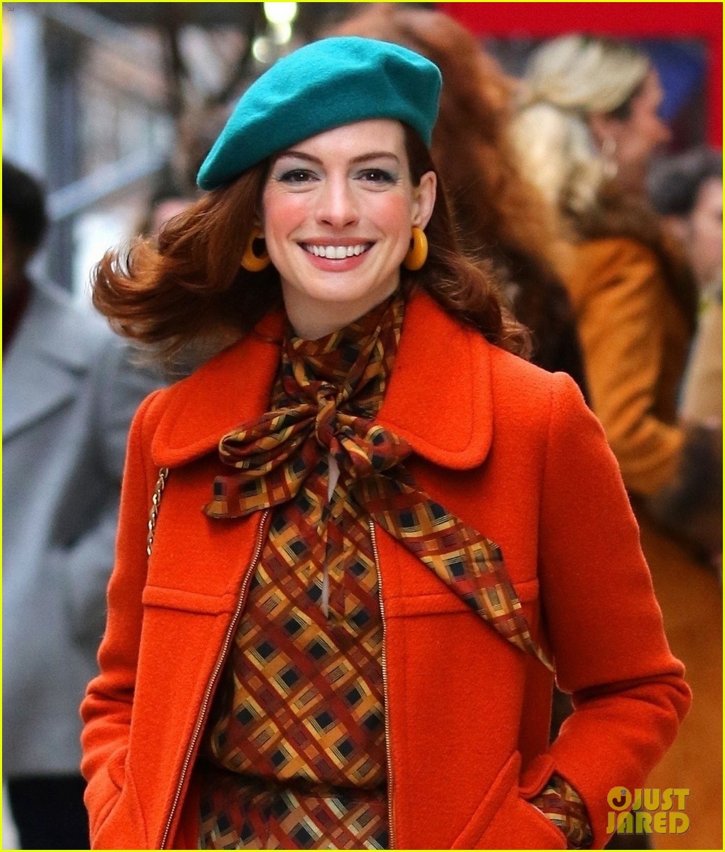 anne hathaway wears three vintage outfits for modern love 024192363