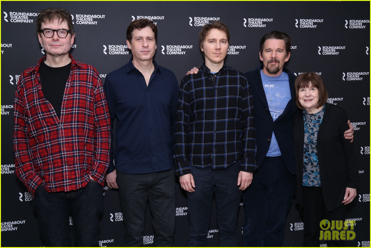 ethan hawke and paul dano team up for true west broadway photo call 044194706