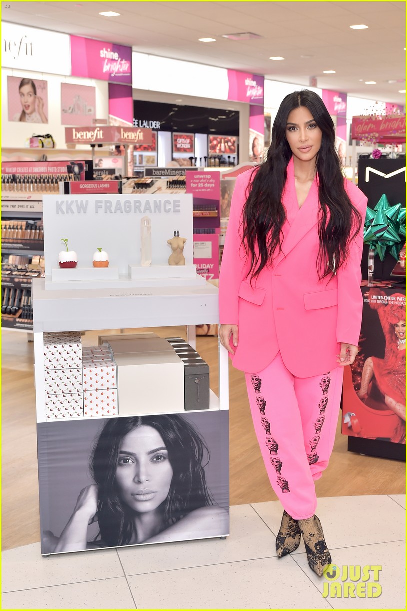 kim kardashian launches kkw beauty collection at ulta beauty 024194717
