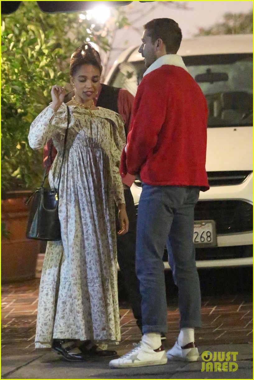 Shia LaBeouf & FKA twigs Enjoy a Festive Christmas Eve Dinner! Photo(02)