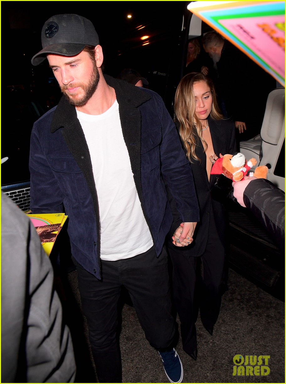 miley cyrus liam hemsworth snl after party 074199153