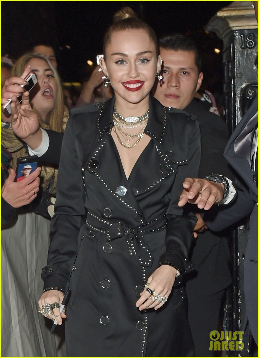 miley cyrus gets colorful during london trip 104195345