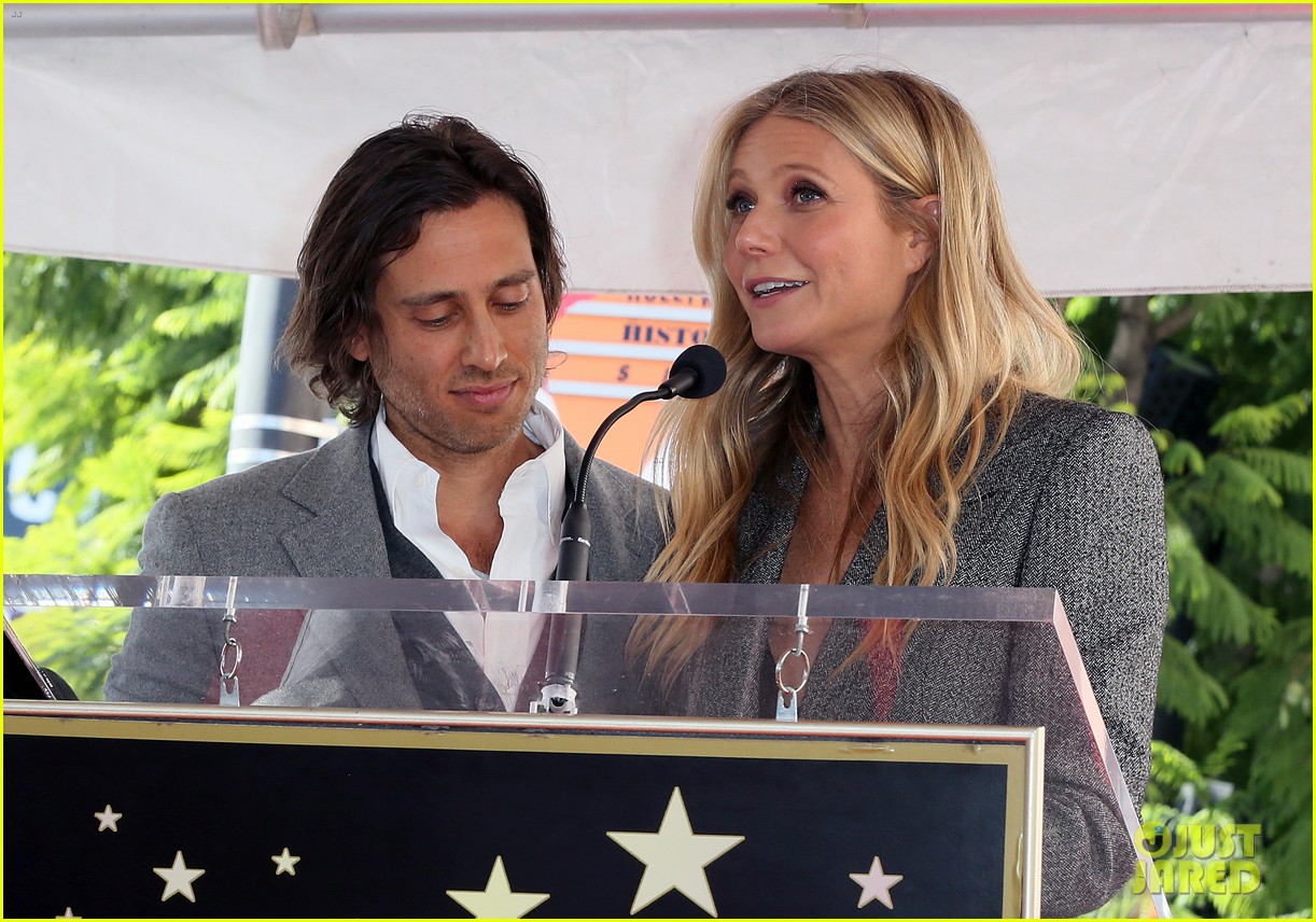 Paltrow & Brad Falchuk Honor Their Matchmaker Ryan Murphy at(02)