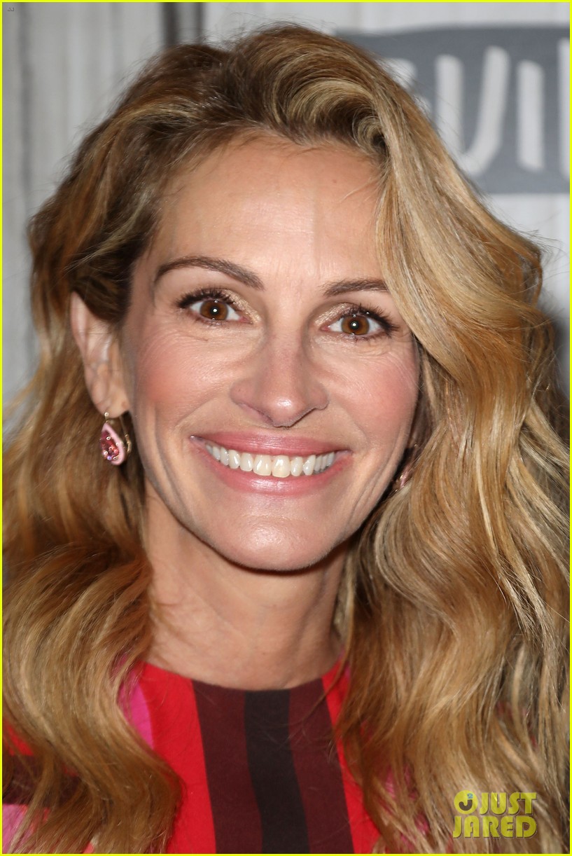 julia roberts had lucas hedges bond with her family before filming ben is back 084192221