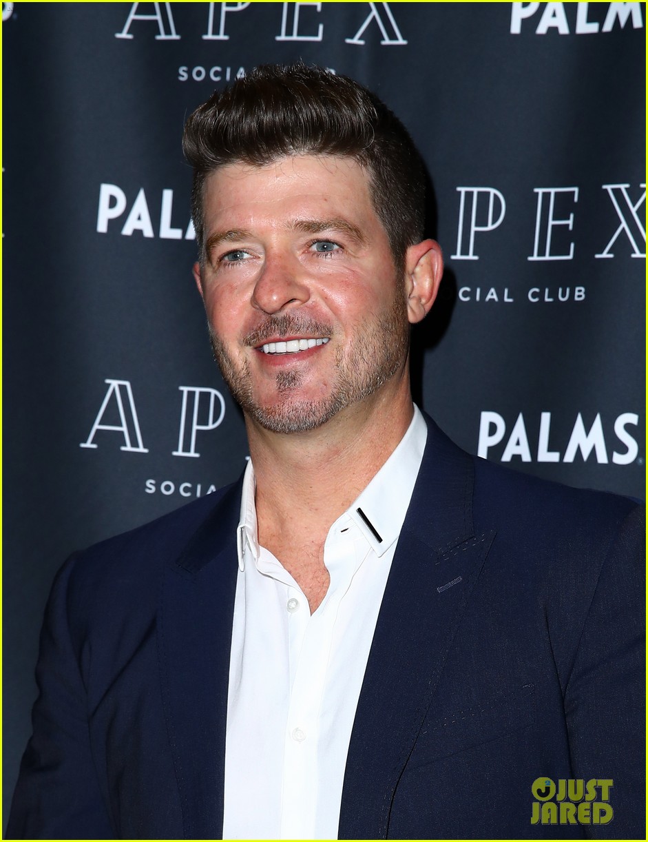 robin thicke new years eve ready 02