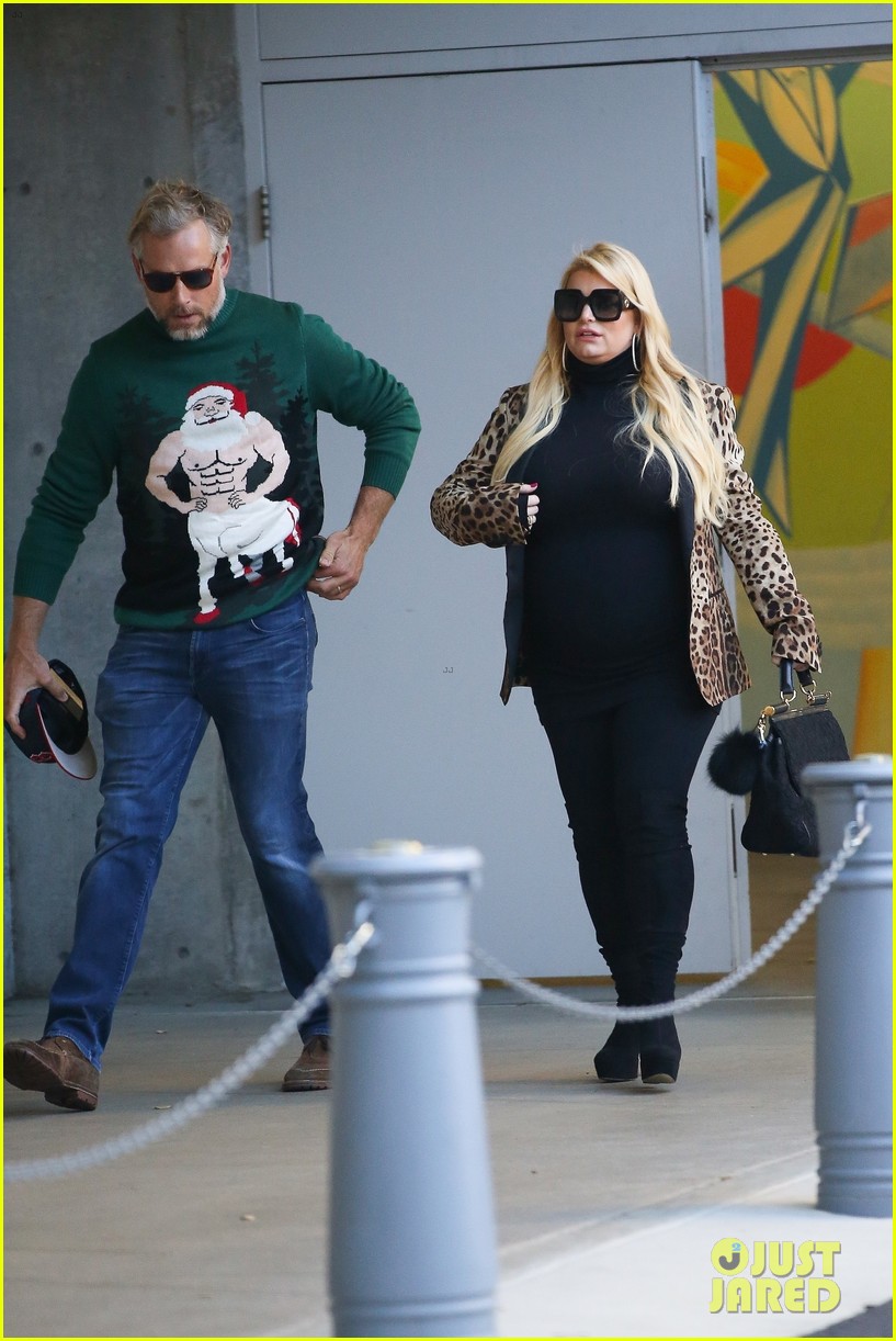 pregnant jessica simpson eric johnson head to holiday party 05