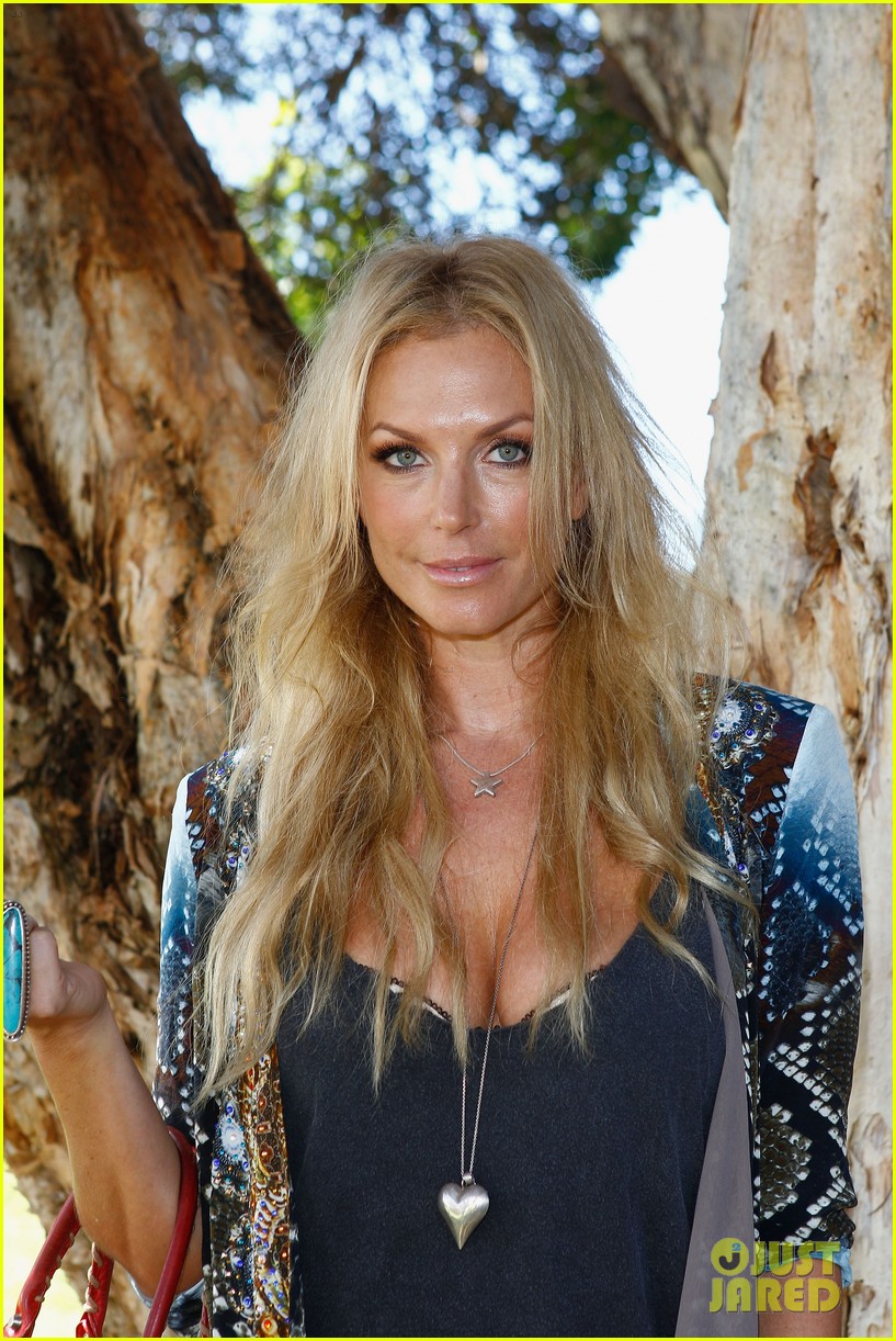 Annalise Braakensiek Dead - Australian Model Dies at 46: Photo 4208791 | Annalise  Braakensiek, RIP Photos | Just Jared: Entertainment News, image size:817x1222