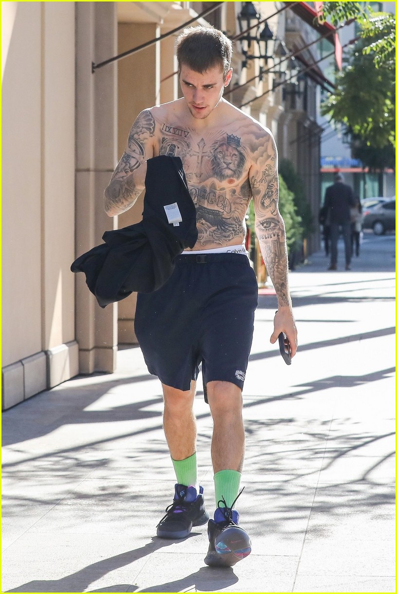 justin bieber goes shirtless shows off tattooed torso after workout 034205609