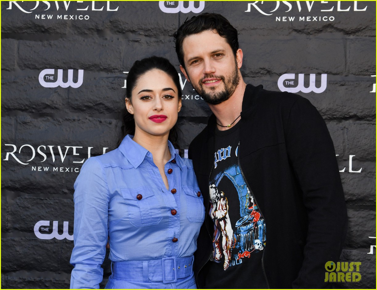 tyler blackburn joins jeanine mason nathan parsons at roswell new mexico premiere 024210009