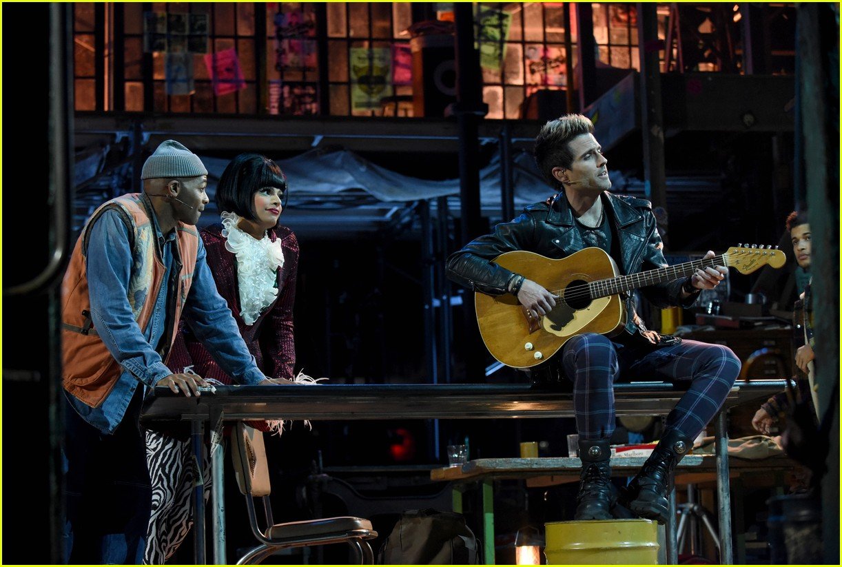 Rent Live's Brennin Hunt Reveals How He Broke His Foot Photo 4219274