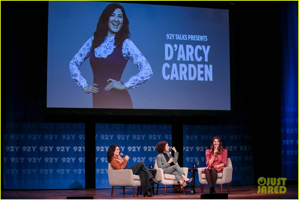 abbi jacobson ilana glazer are campaigning for darcy carden 05