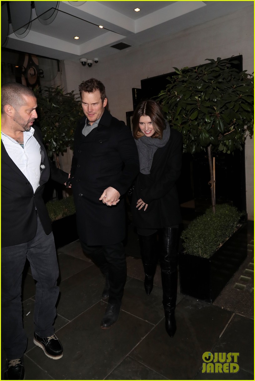 Chris Pratt & Katherine Schwarzenegger Couple Up For Dinner in London(01)