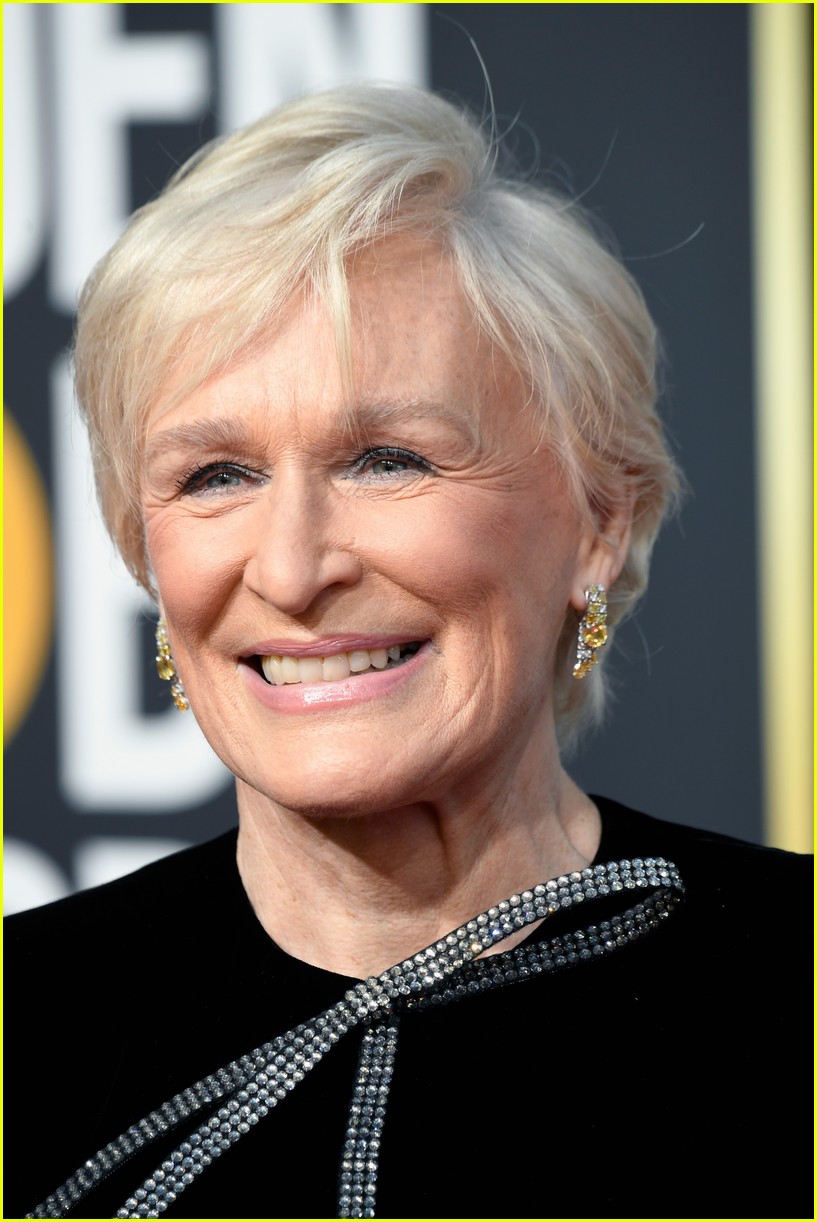 glenn close and laura dern join forces at golden globes 2019 03