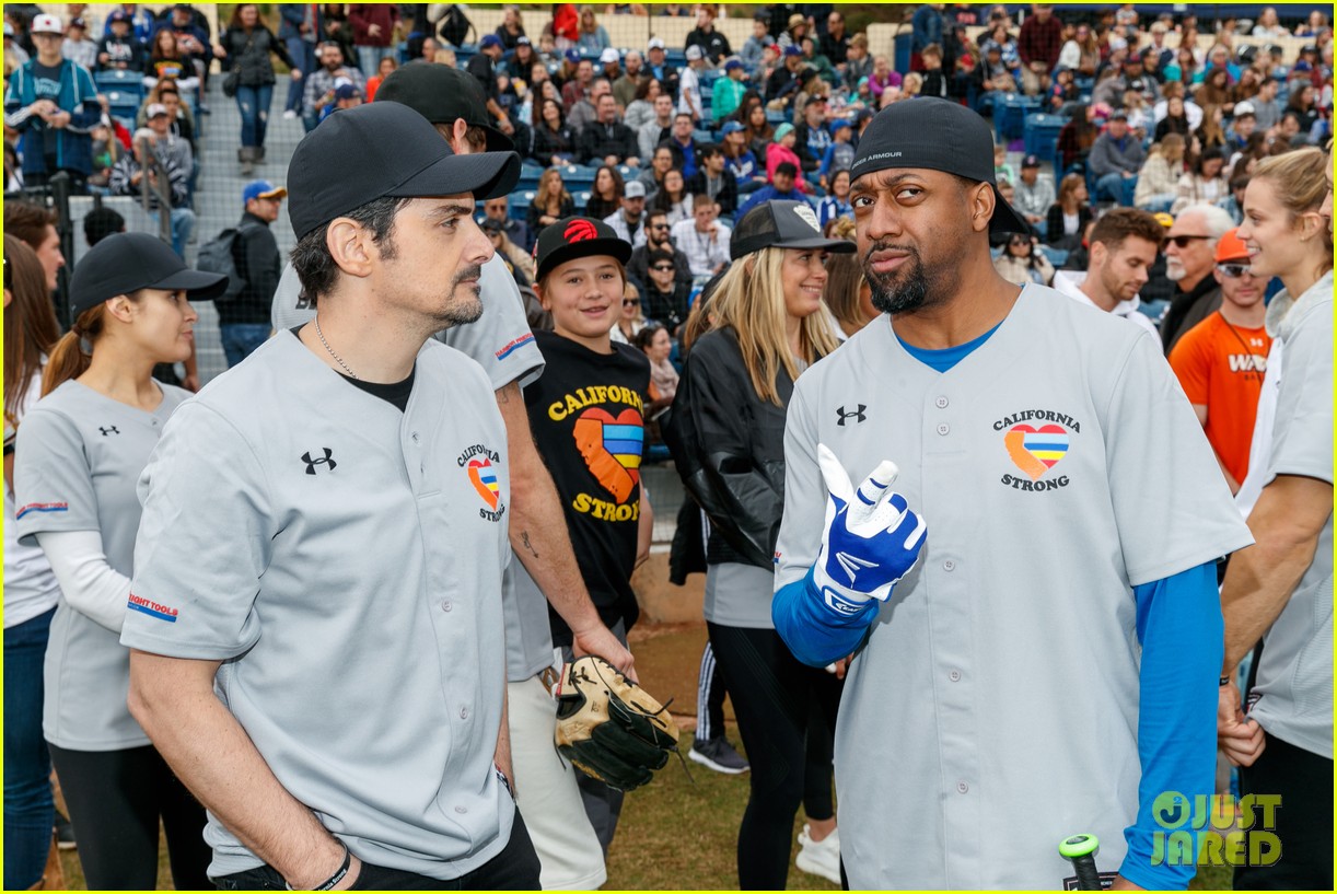 Jamie Foxx, Adam Sandler, Zachary Levi & More Team Up for Celebrity(01)