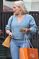 hilary duff bright blue lunch with friends 02