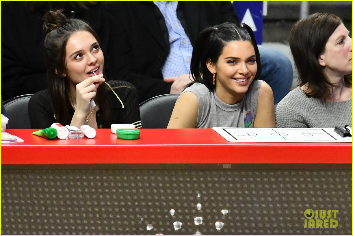 kendall jenner girls night clippers game 044204458