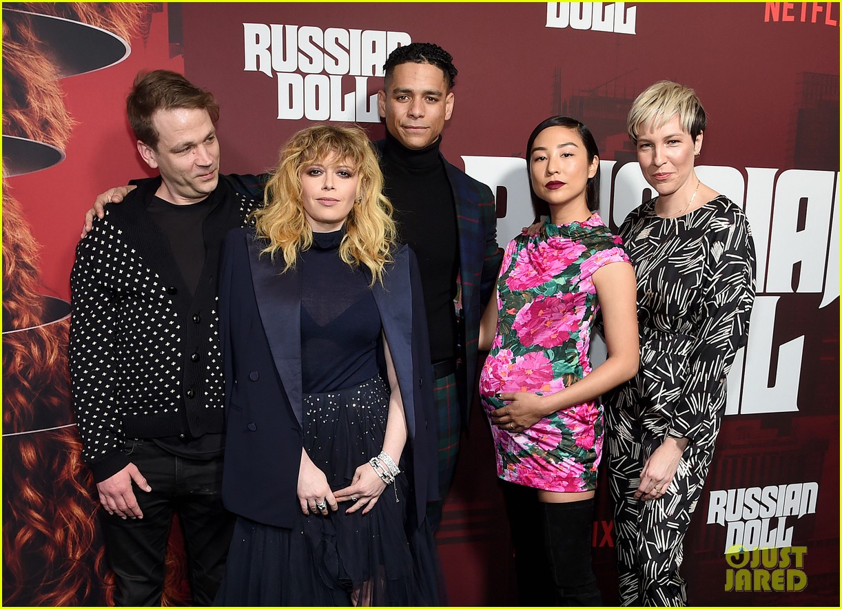 natasha lyonne amy poehler hit the red carpet at russian doll premiere 054215696