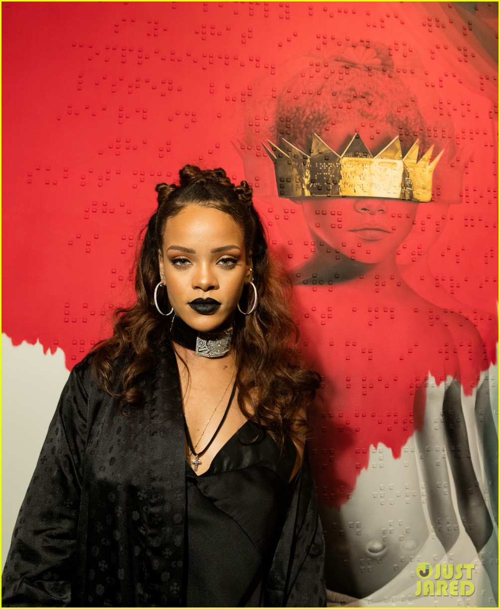 Rihanna Celebrates Third Anniversary of Her Album 'Anti' Photo 4220057