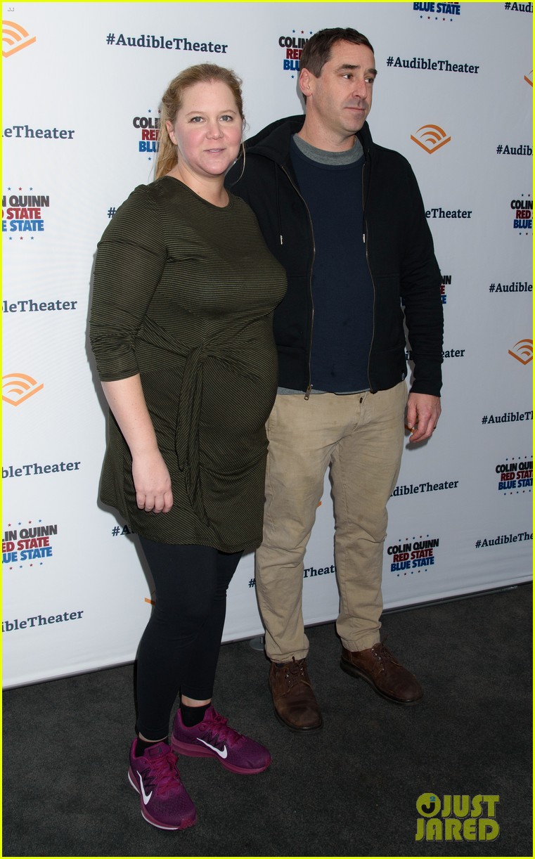 amy schumer and husband chris fischer attend colin quinns red state blue state opening night 02