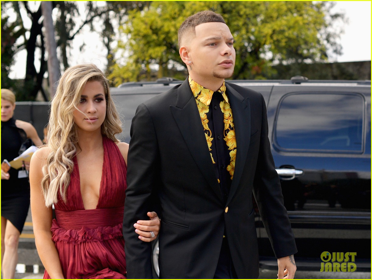 kane brown wife katelyn jae step out for grammys 034235863
