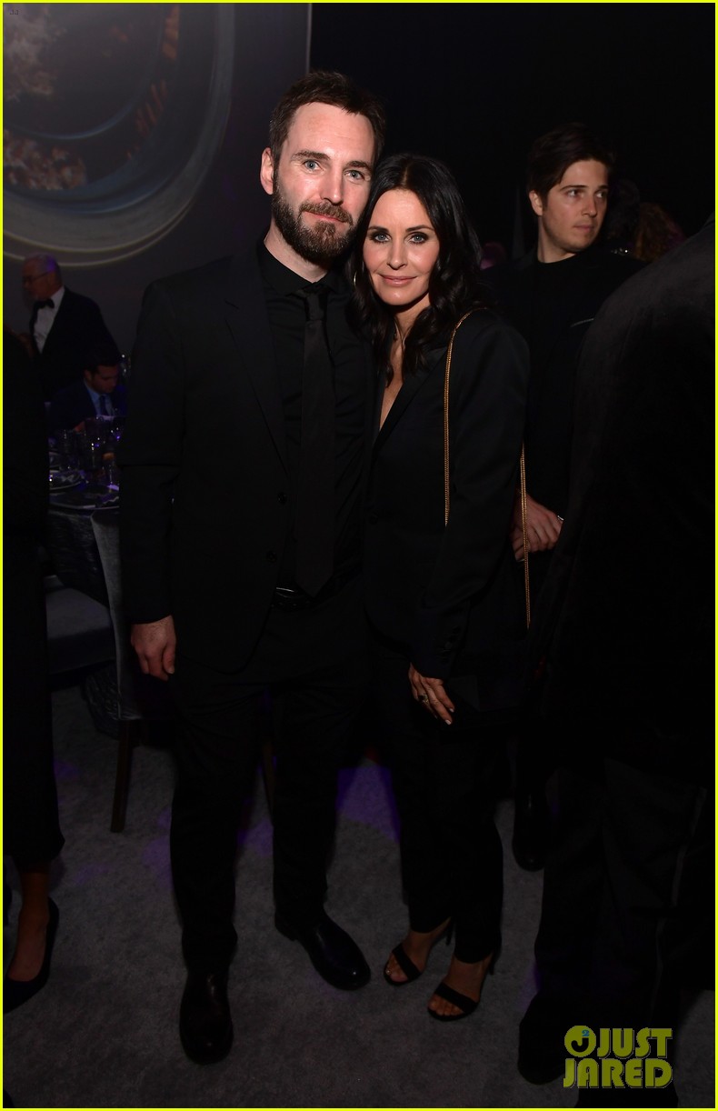 gerard butler courteney cox johnny mcdaid hollywood for science gala 2019 14