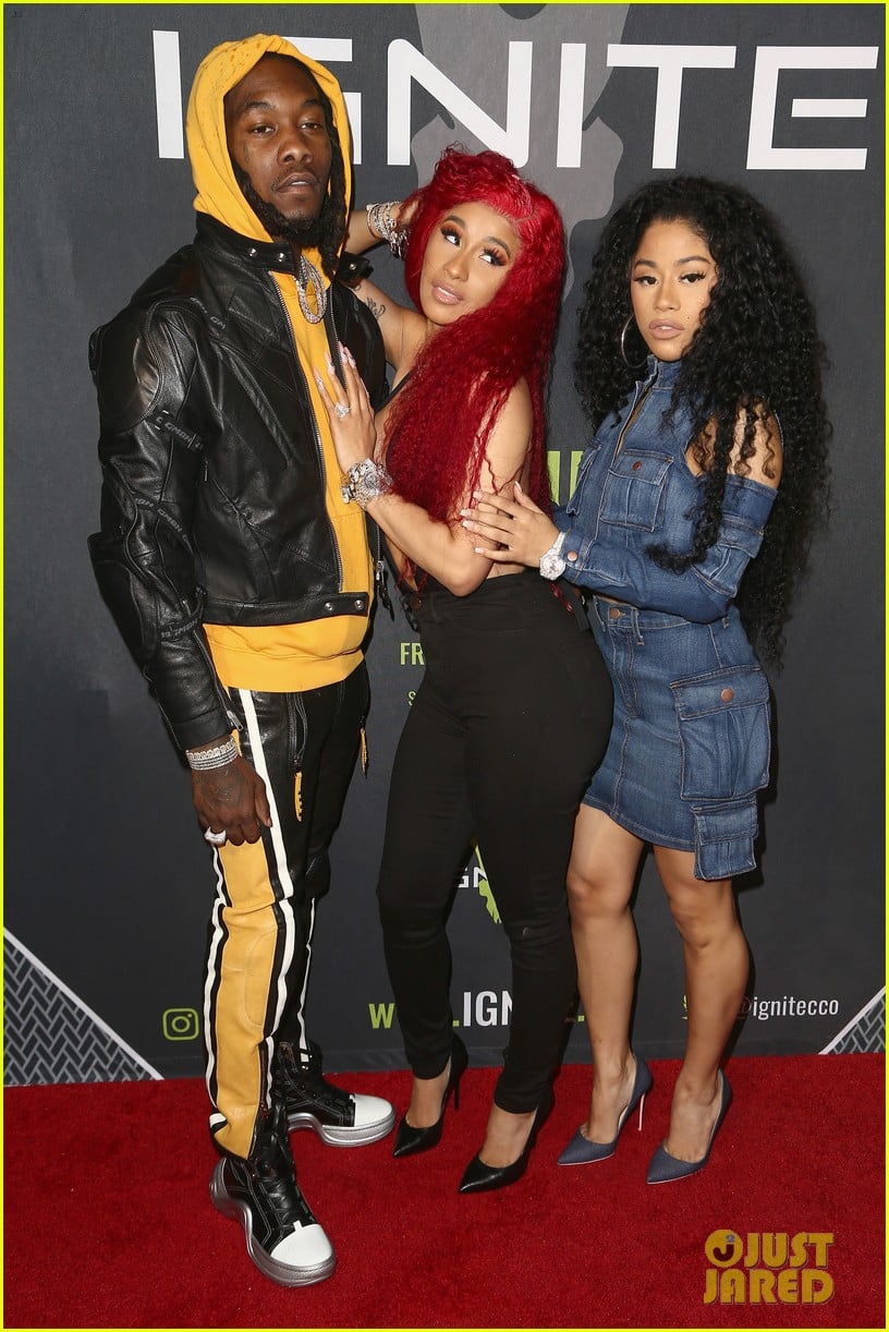 cardi b rocks offset engagement ring for the first time in months 024239189
