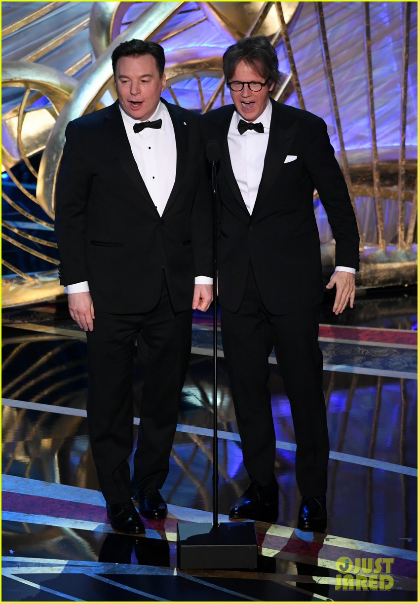 Mike Myers & Dana Carvey Bring 'Wayne's World' to Oscars 2019! Photo