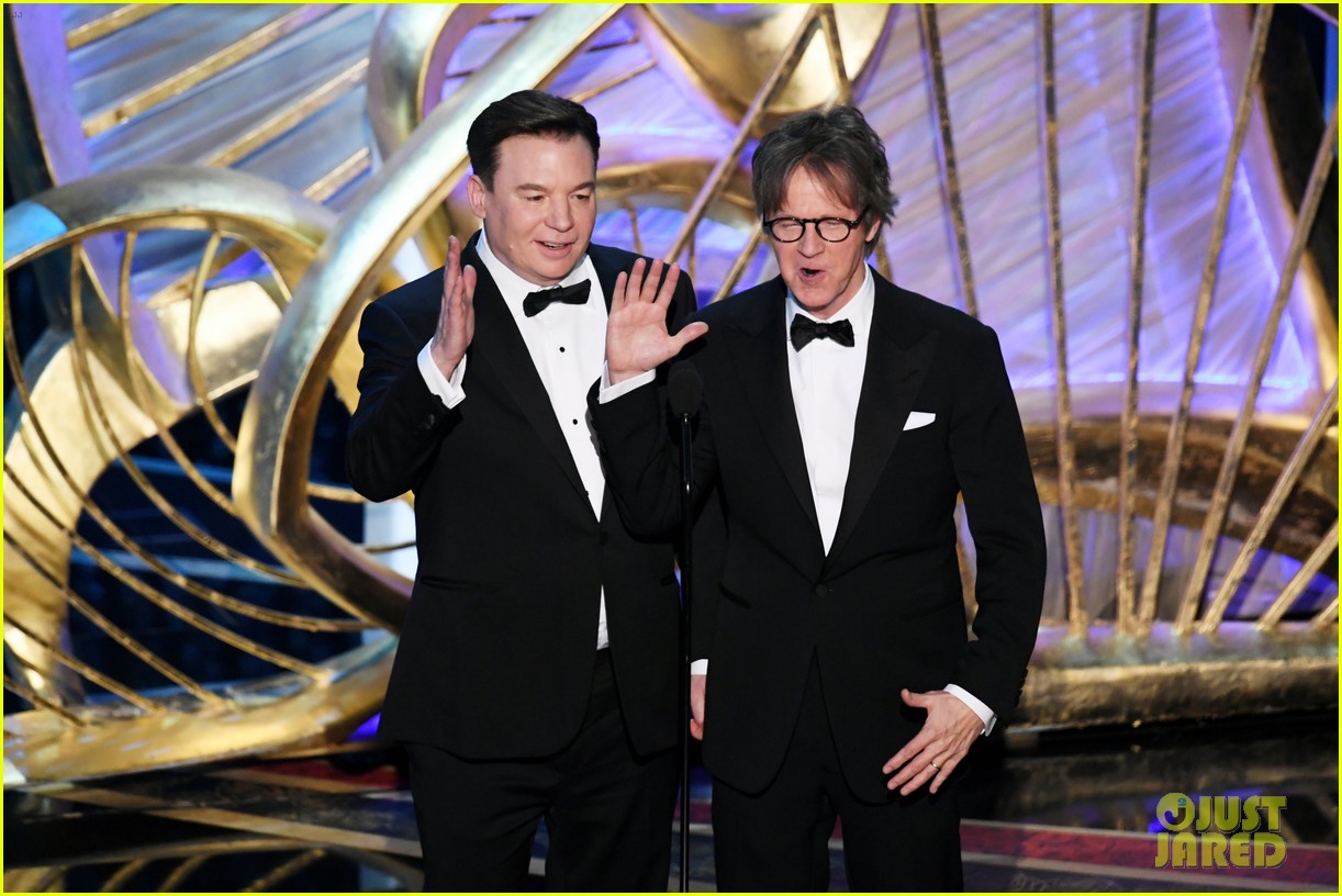 Mike Myers & Dana Carvey Bring 'Wayne's World' to Oscars 2019! Photo(02)