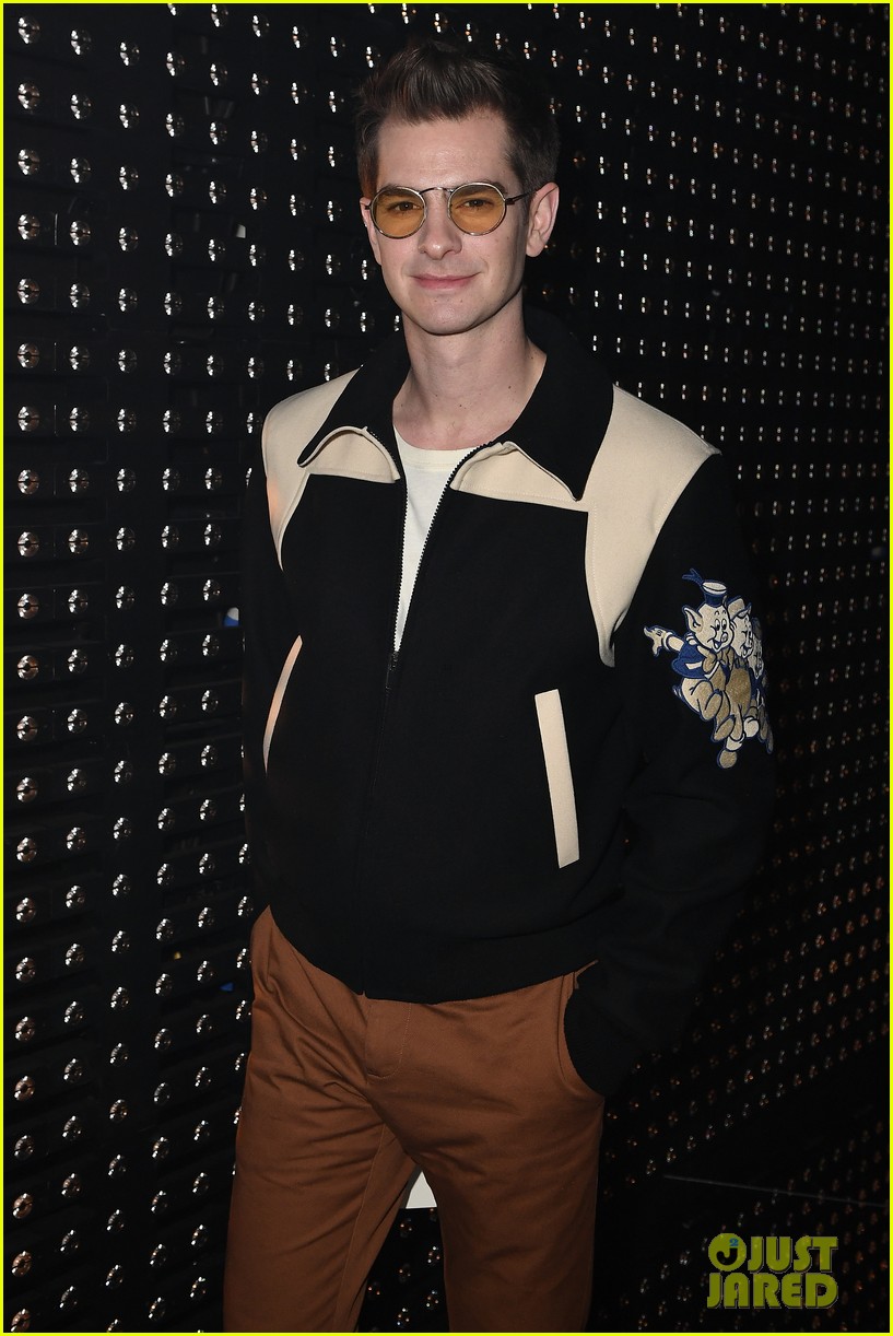 andrew garfield saoirse ronan jared leto step out for guccis milan fashion show 13