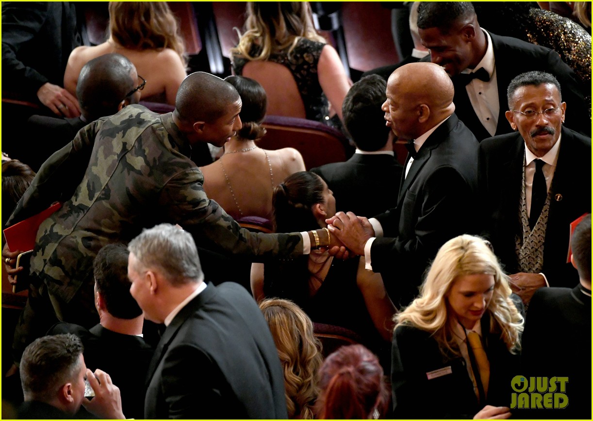 Look Inside the Oscars 2019 Moments You Didn't See on TV! Photo