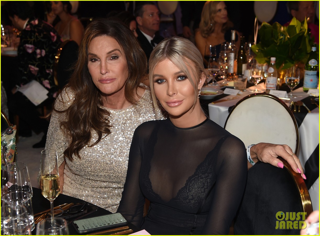caitlyn jenner and sophia hutchins team up at elton johns oscars 2019 party 054246190