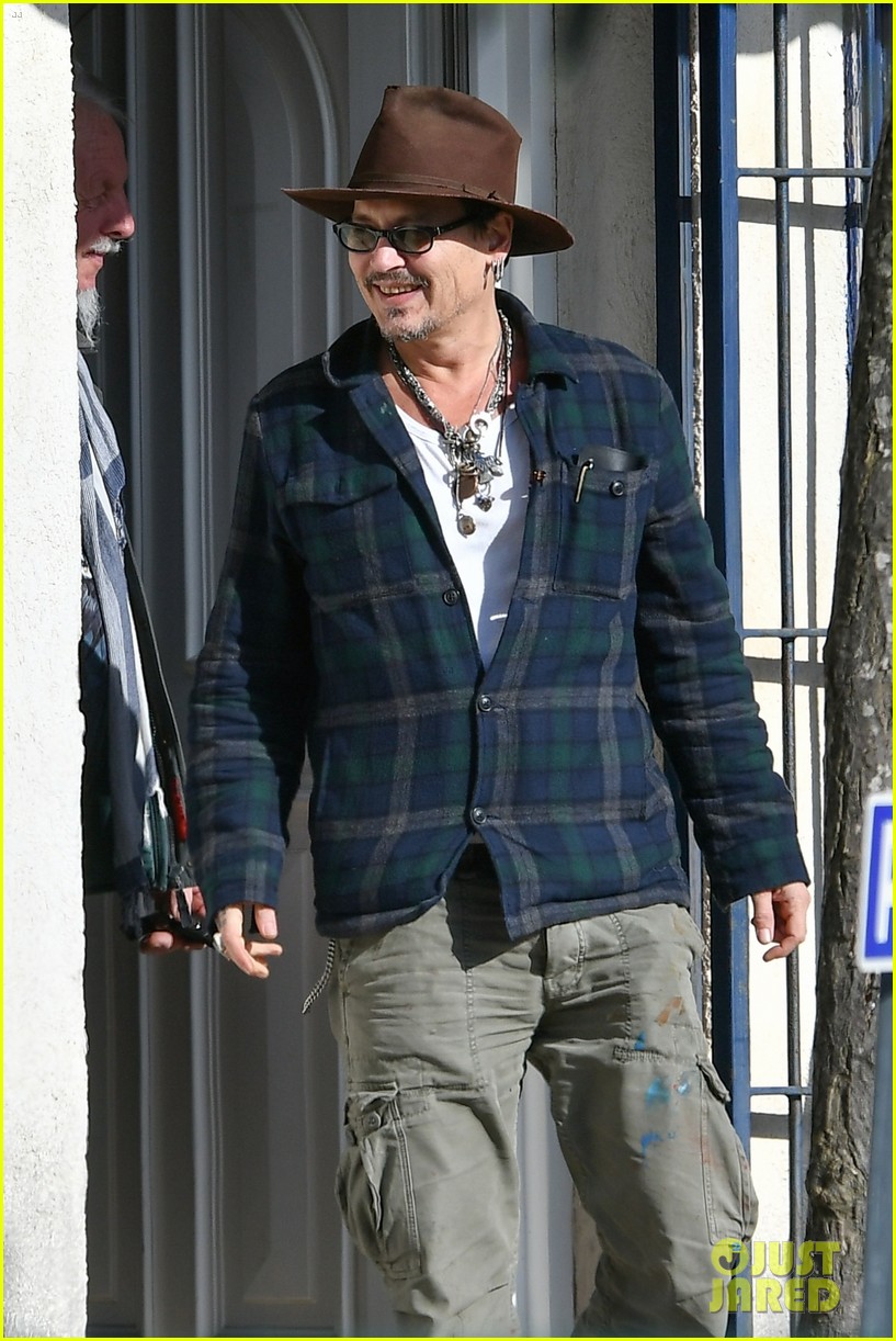 johnny depp spotted with mystery woman 014238850