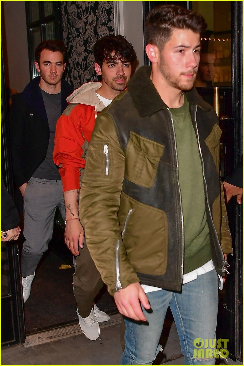Jonas Brothers Reunite for Dinner Hours Before Song Release! Photo