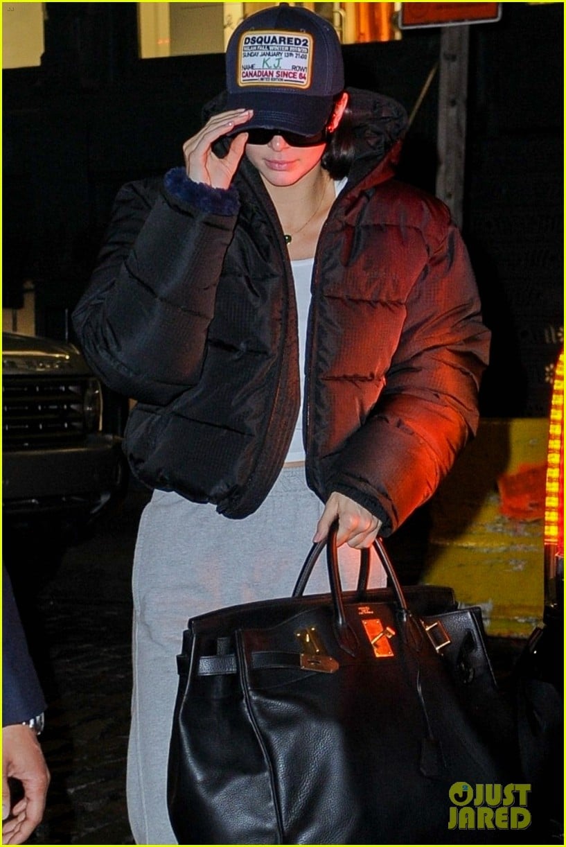 Kendall Jenner & Boyfriend Ben Simmons Arrive in NYC! Photo 4225479(02)