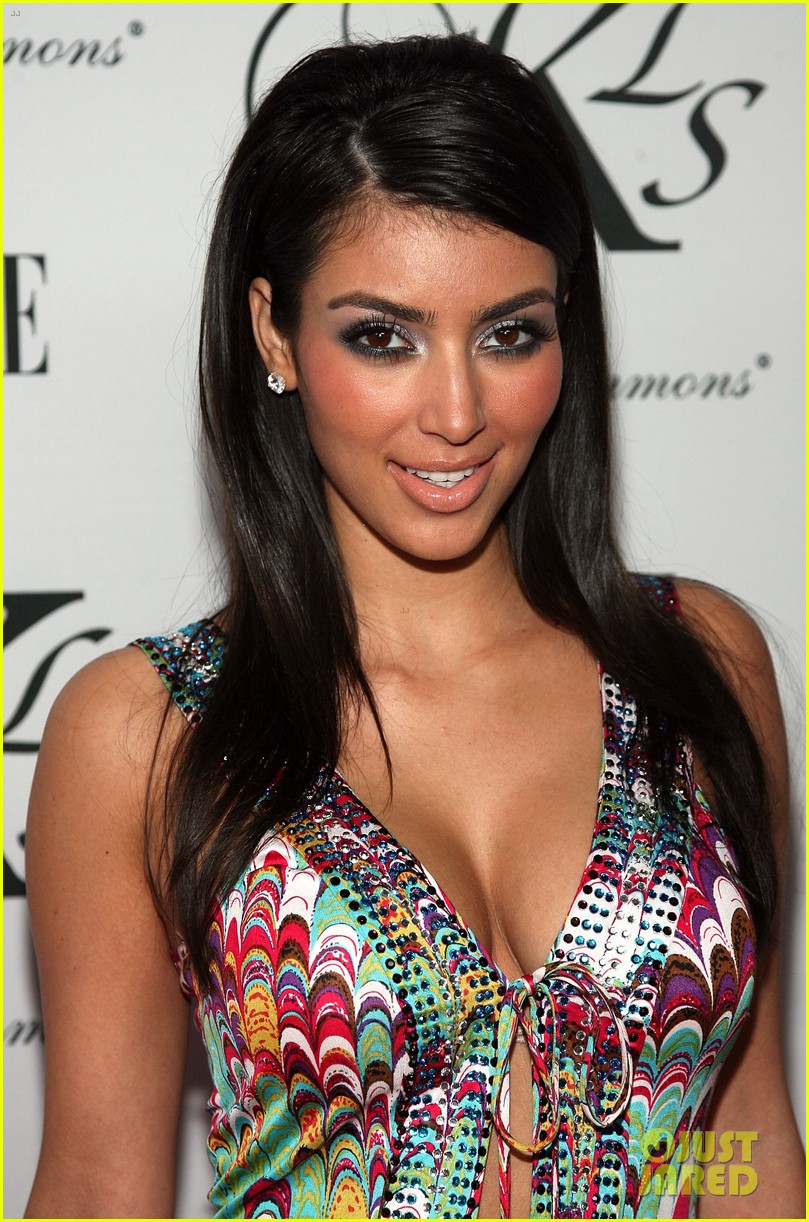 Kim Kardashian Reveals She Never Got a Nose Job: 'Everyone Thought I Did':  Photo 4238710 | Kim Kardashian Photos | Just Jared: Entertainment News, image size:809x1222