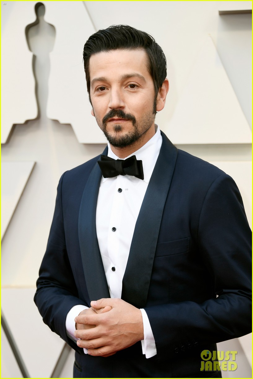 diego luna and brian tyree henry suit up for oscars 2019 03