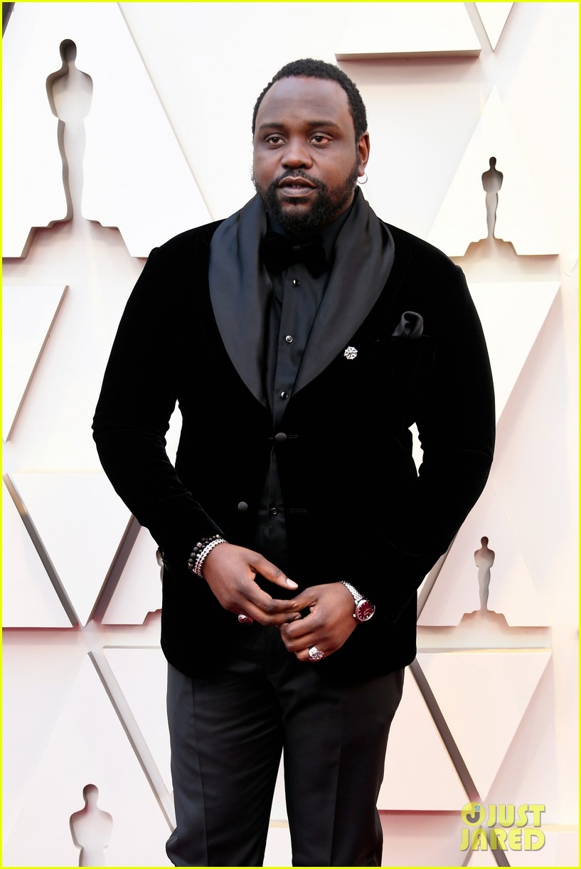 diego luna and brian tyree henry suit up for oscars 2019 084245009