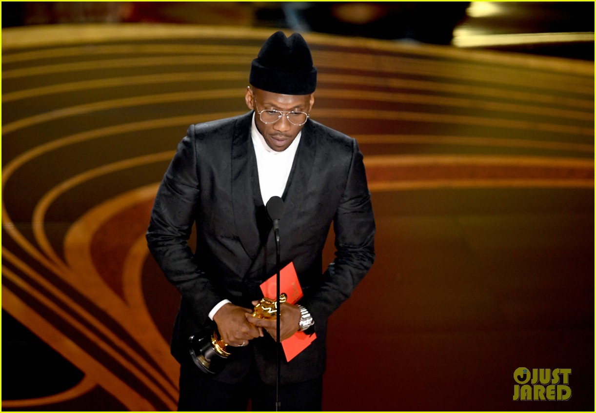 Mahershala Ali Wins Best Supporting Actor at Oscars 2019! Photo
