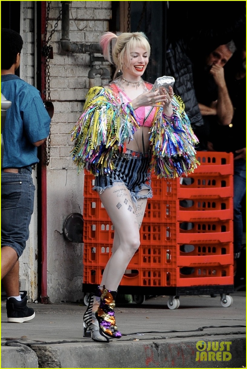 Margot Robbie as Harley Quinn in 'Birds of Prey' - First Look Pics ...
