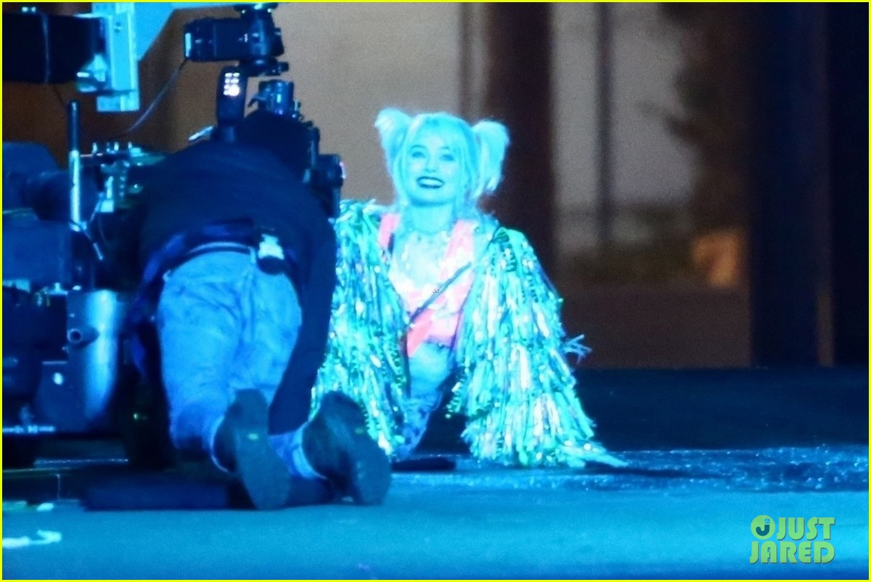 margot robbie jumps out of truck for birds of prey 624243207