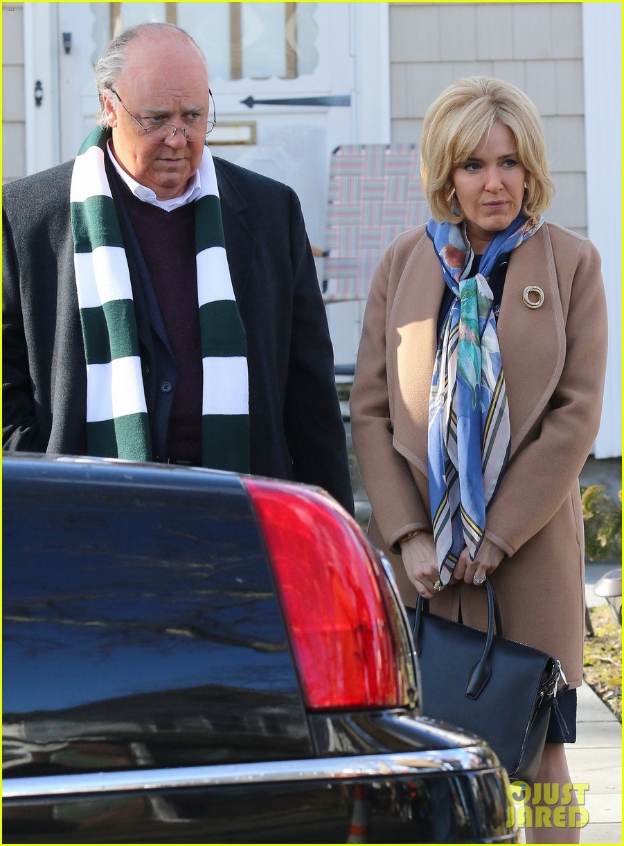 Sienna Miller Gets to Work on Roger Ailes Series with Russell Crowe