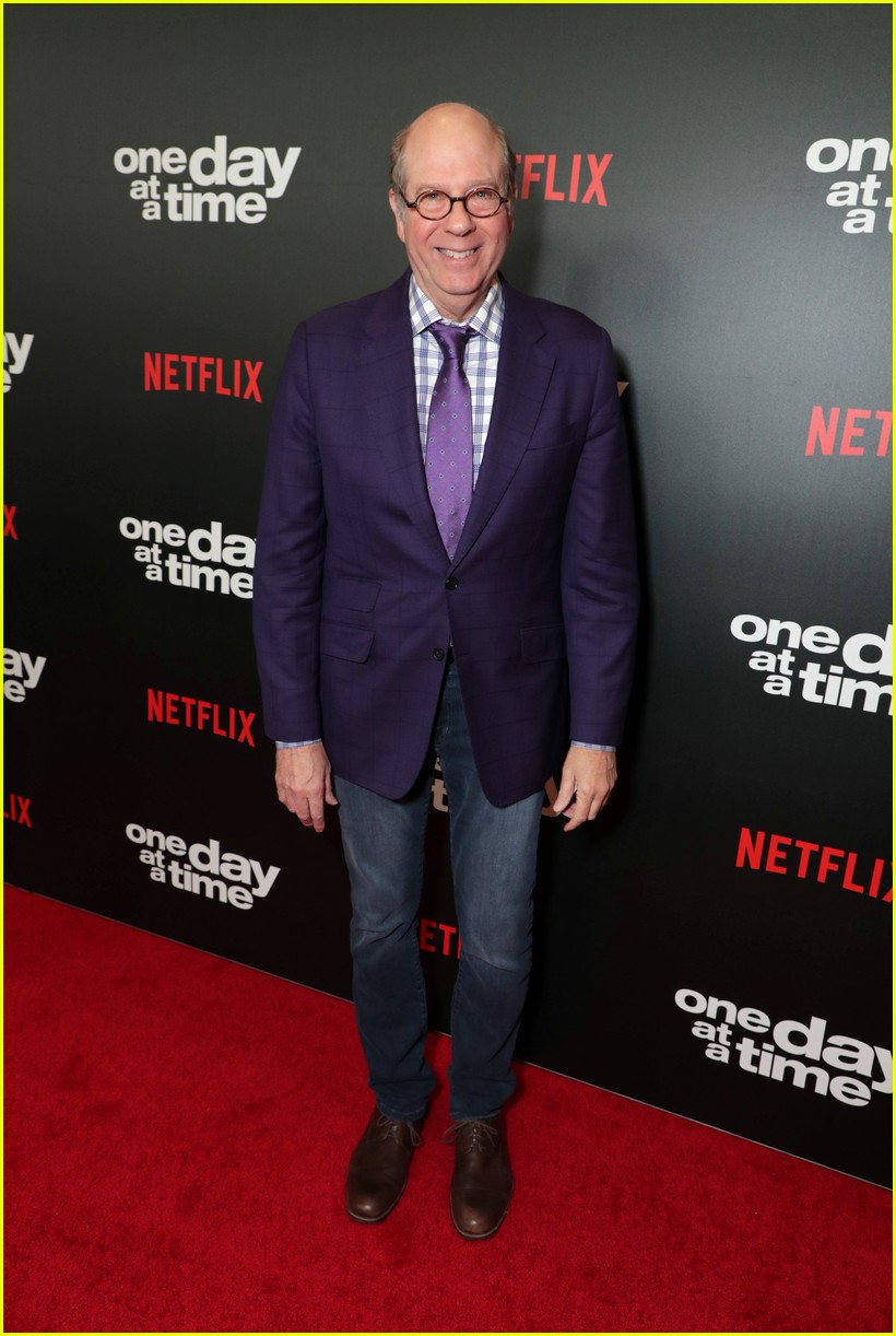 netflixs one day at a time cast premieres season 3 in la 044226177