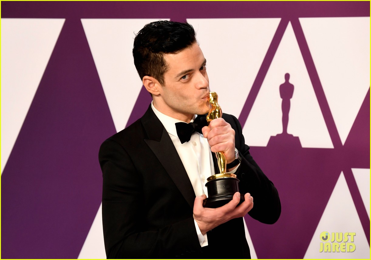 Rami Malek Fell Off the Oscars Stage After Winning! (Photos) Photo