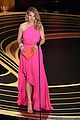 julia roberts wows in pink dress while presenting at oscars 2019 03